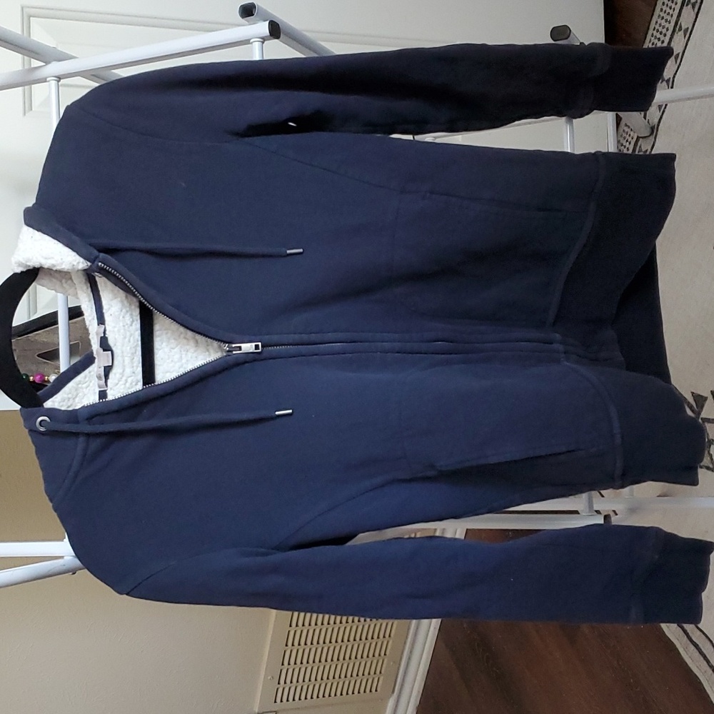 S Gap sherpa-lined hoodie